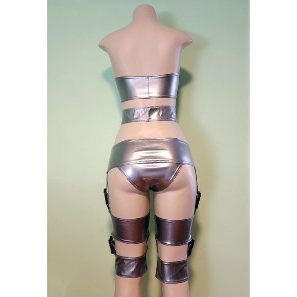 Custom Shiny Silver Stretch PVC Leeloo Inspired Costume By Artifice Clothing SM - Picture 3 of 6